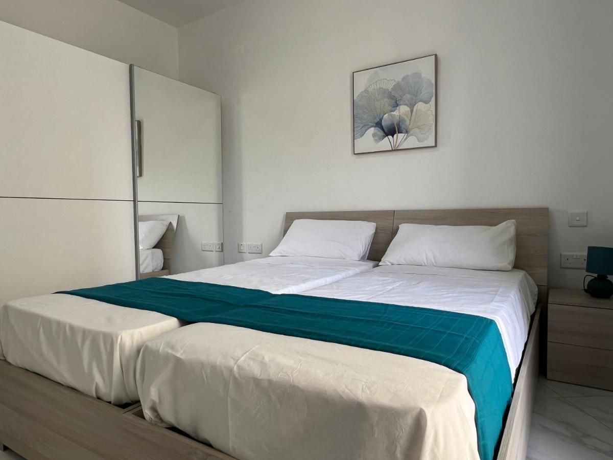 Condo With Patio Overlooking Piazza Gzira Exterior photo